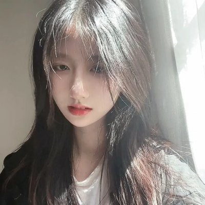独自夜归的女孩